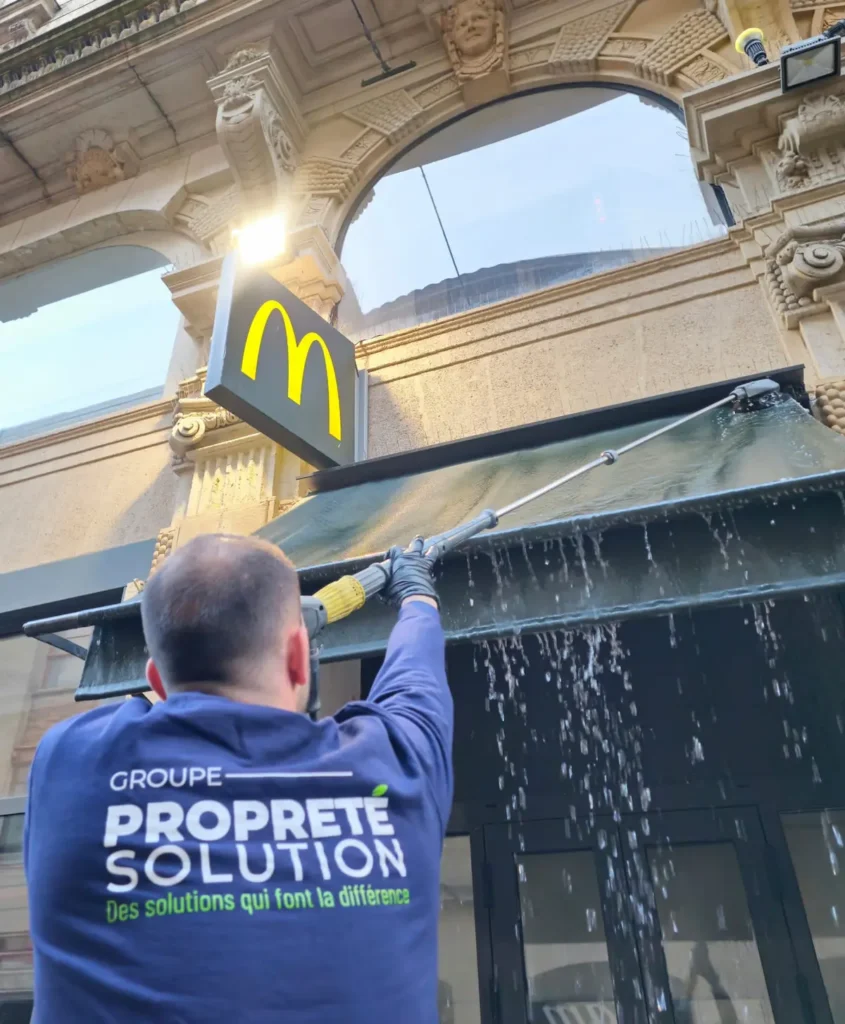 Nettoyage de store d’enseigne à Bordeaux – Groupe Propreté Solution
