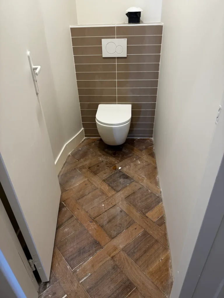 AVANT   NETTOYAGE DES SANITAIRES FIN DE TRAVAUX