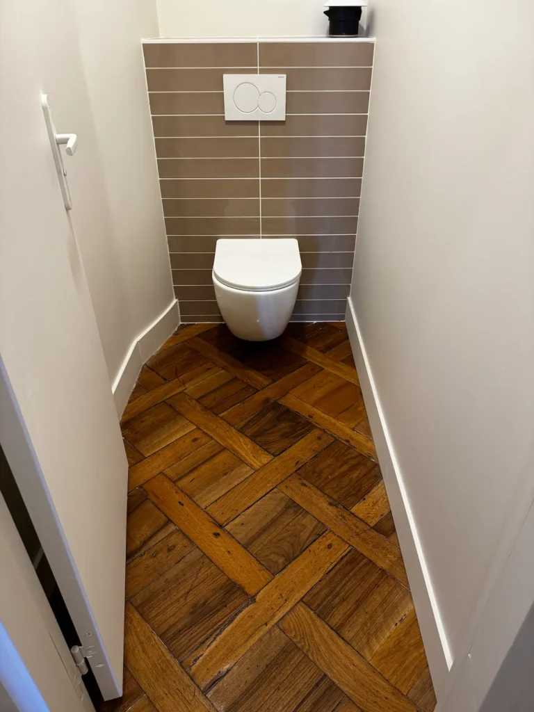 APRÈS   NETTOYAGE DES SANITAIRES FIN DE TRAVAUX