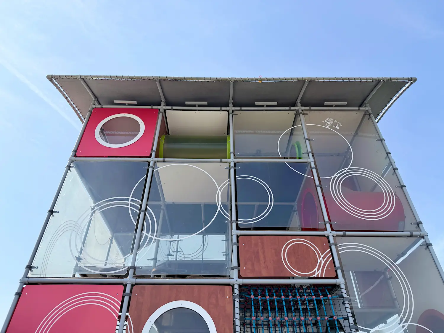 Façade vitrée nettoyée à l'eau pure à Bordeaux, sans trace